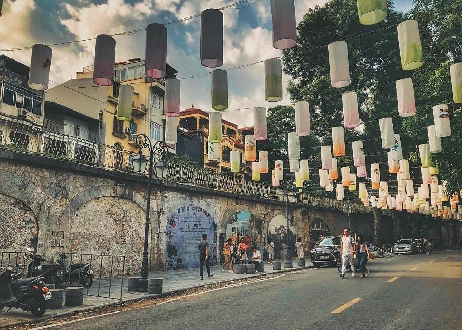 Phung Hung Mural Street